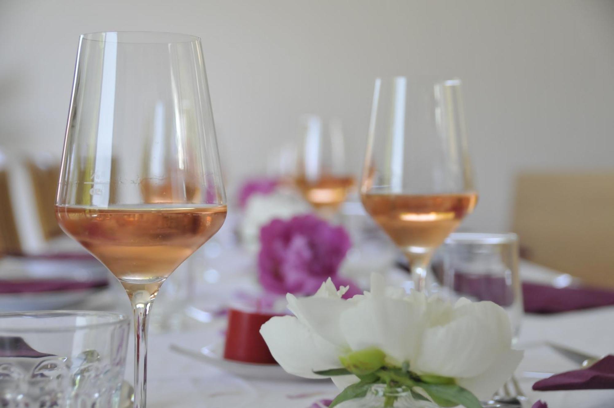 Wein + Bett Wiedeck Stetten Esterno foto