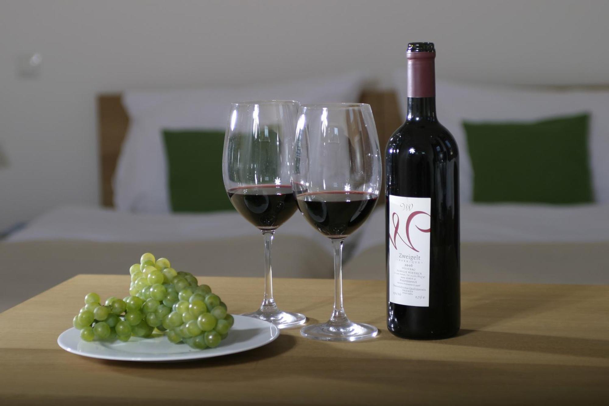 Wein + Bett Wiedeck Stetten Esterno foto